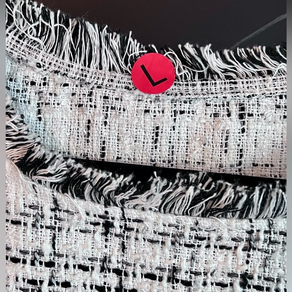 Channel Jackie O style vibes! - Picture 3 of 6